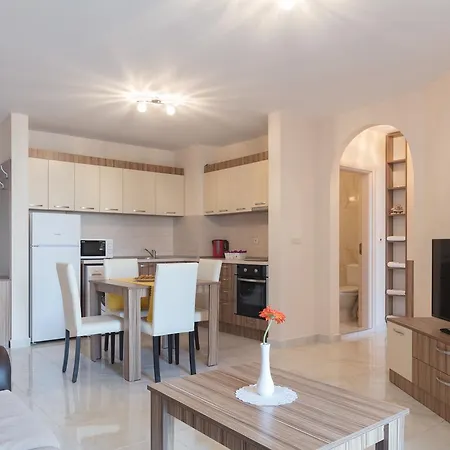 ★luxurious 1 Bdr In All New Artur * سفيتي فلاس