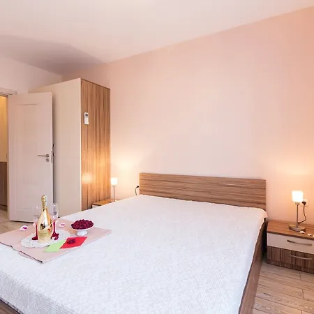 Apartment ★luxurious 1 Bdr In All New Artur Sweti Wlas